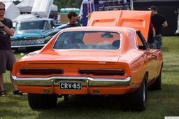 383 6F4B7484