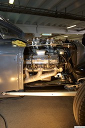 6F4B2500